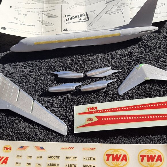 Lindberg 1:189 TWA Convair 880 Vintage 1966 Model Airplane Kit 409-75 - Picture 5 of 9